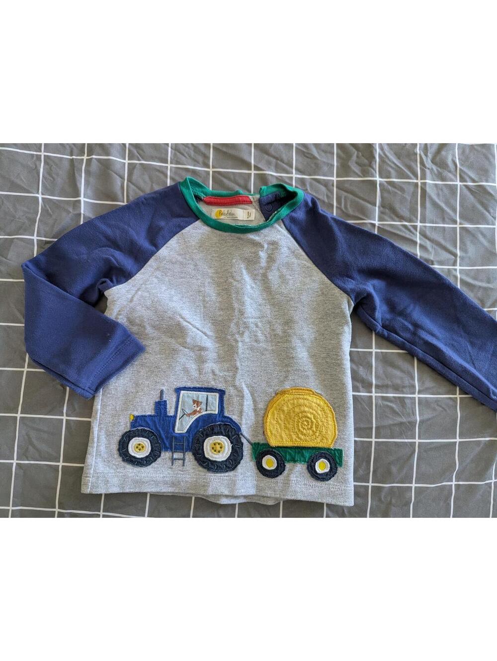 Boden lift the flap tractor hay bale top